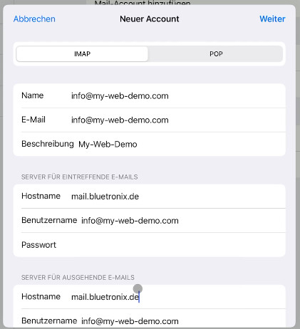 iPad IMAP Einstellungen mit eingetragenem Hostnamen und Benutzernamen für Eingangsserver und Ausgangsserver