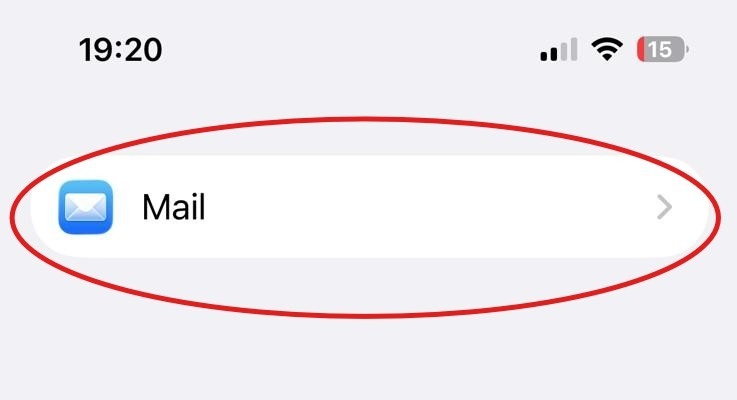 iPhone Apps-Übersicht mit markierter App Mail